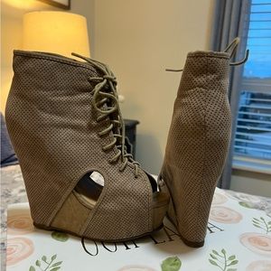 Lace up Peep Toe Wedges - Size 7